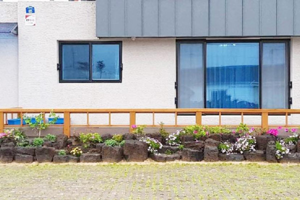 Jeju Hanttobagi Guest House