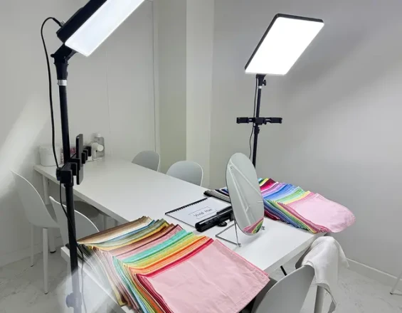 Vivid Hue Personal Color & Body Type Analysis