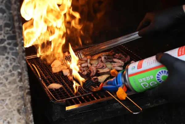 A retro-style grilled spicy webfoot octopus restaurantㅣPassion Is Also Jjukkumi