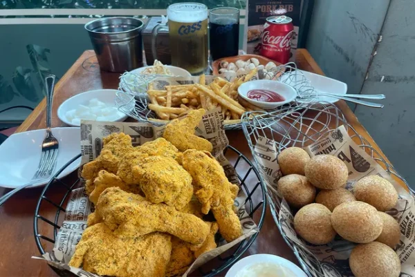 BHC Chicken Jongno 5-ga Square Gwangjang Branch | Jongno