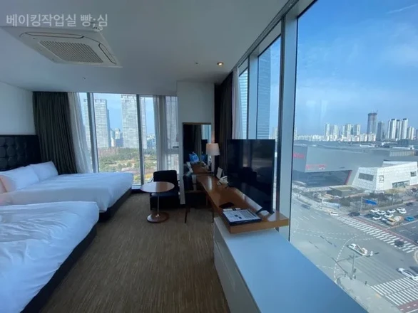 Orakai Songdo Park Hotel