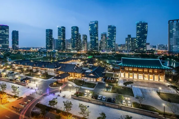 Gyeongwonjae by Walkerhill