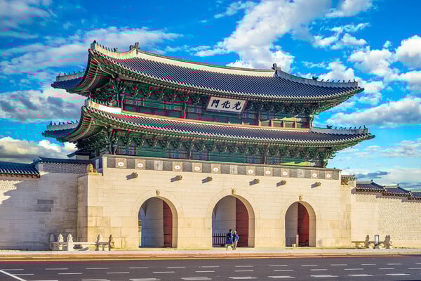 Gyeongbokgung-palace-Seoul-Gwanghwamun-Gate.jpg