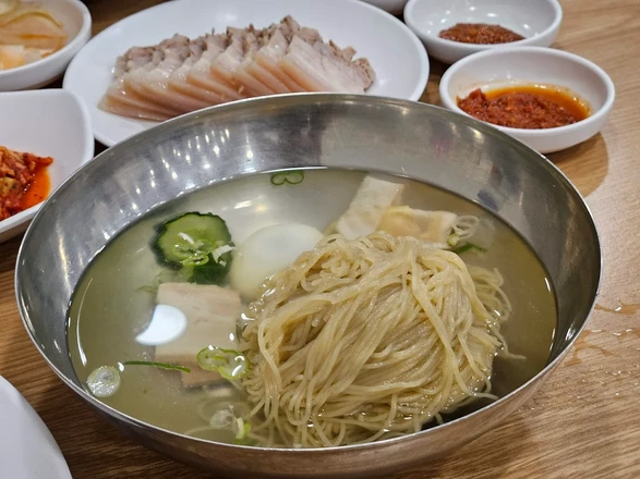 Jinmi Pyongyang Naengmyeon