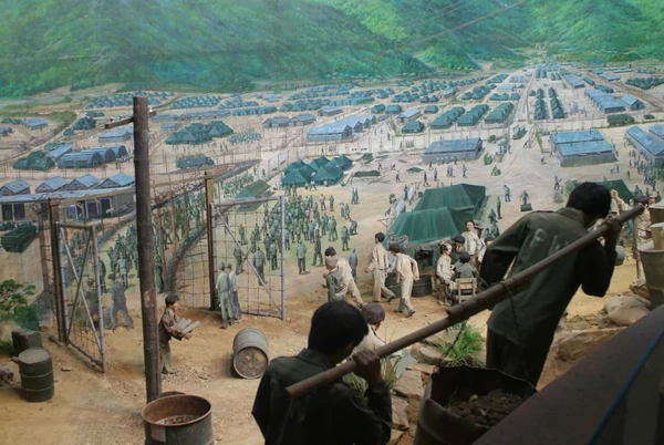 Type1_포로수용소유적공원_한국관광공사 김지호_1ZPiBa.jpg