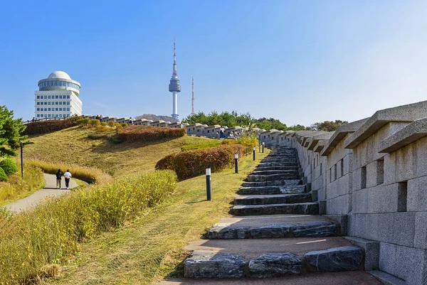 Essential 1-Day Tour for First-Time Visitors to Seoul (Gyeongbokgung, Myeongdong, N Seoul Tower & Hanbok Soap Making)