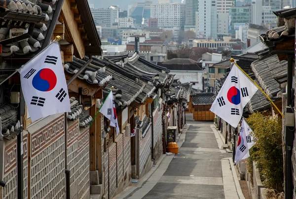 Foreigner Tour Seoul 1-Day Trip (Traditional Knot Experience + Insadong & Bukchon + Luxury Spa)