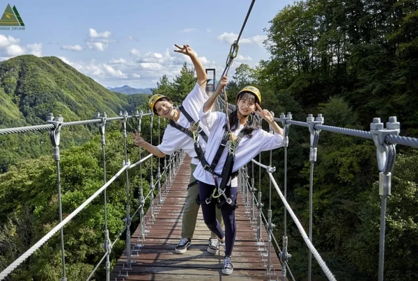 Bridge zipline