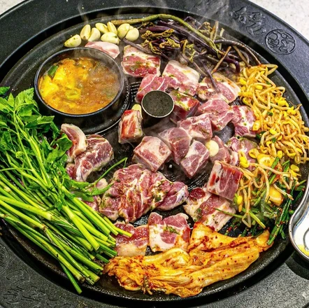 Cheonha Jaeil Stone Lid | Myeongdong K-BBQ