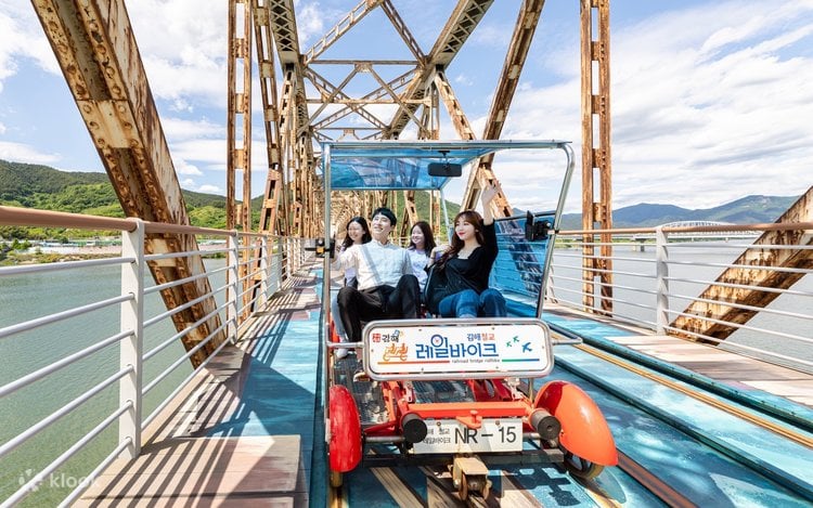 Gimhae Gaya Theme Park + Gimhae Nakdong River Rail Park + Gamcheon Culture Village Day TourㅣBusan Departure