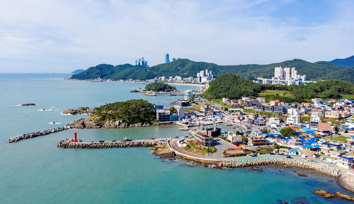 Busan Beach Train + Haedong Yonggungsa Temple + Songjeong Beach + Songdo Skywalk + Gamcheon Culture Village Day Tour | Busan Departure