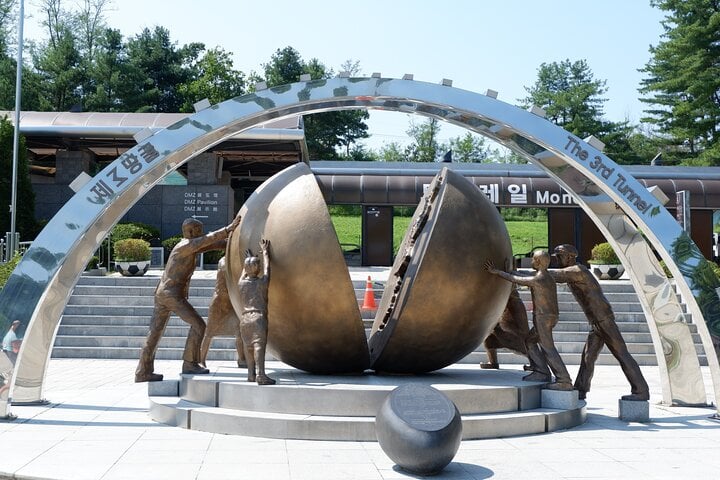 Gyeonggi-do Half-Day Tour for Foreigners - Imjingak, 3rd Tomb, Dorasan Observatory