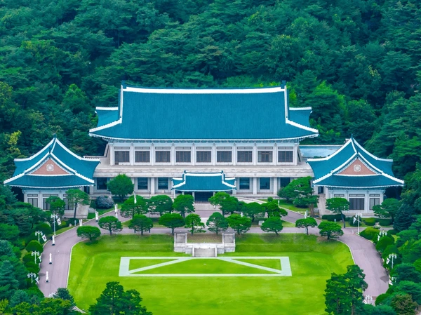 1-Day Seoul Tour for Foreigners - Blue House, Jogyesa Temple, N Seoul Tower, etc.