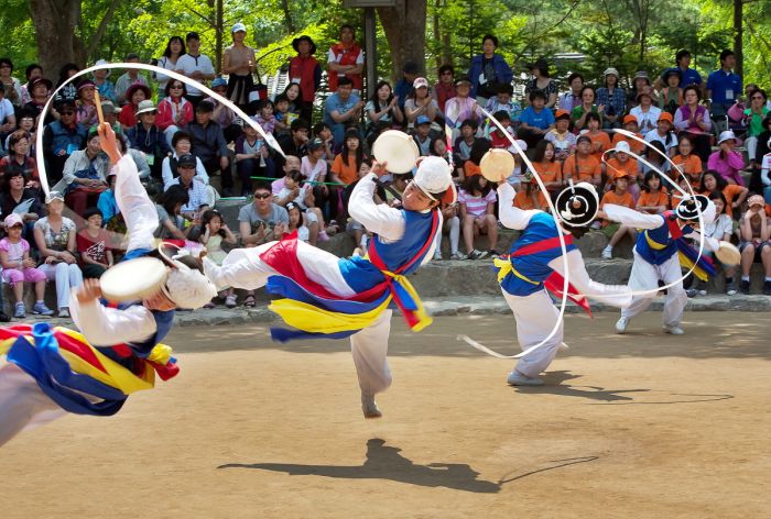 Korea Past & Present Time Machine Tour (Korean Folk Village & Suwon Hwaseong 1-Day Tour)