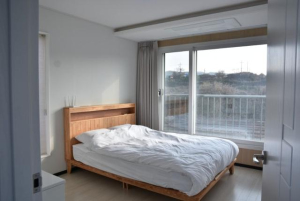 The Curve Building 3