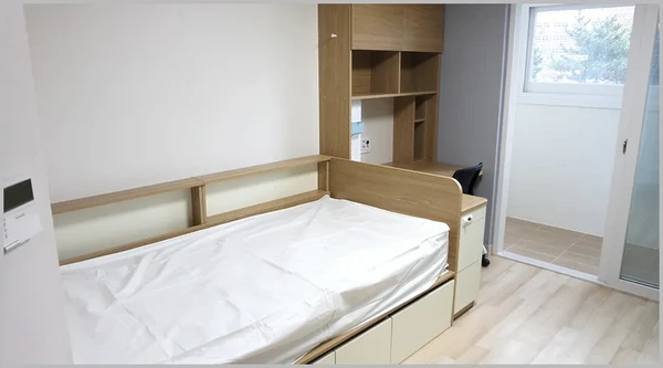 2-Person Room